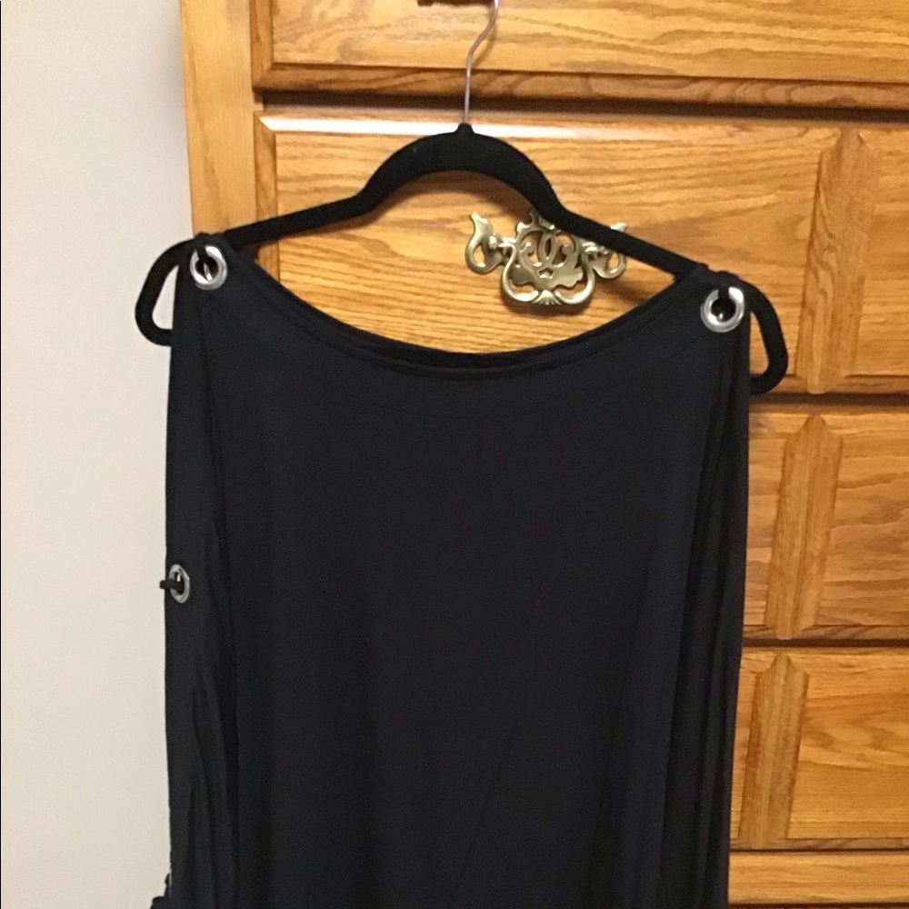 Women’s top by Cable & Gauge Sz L black